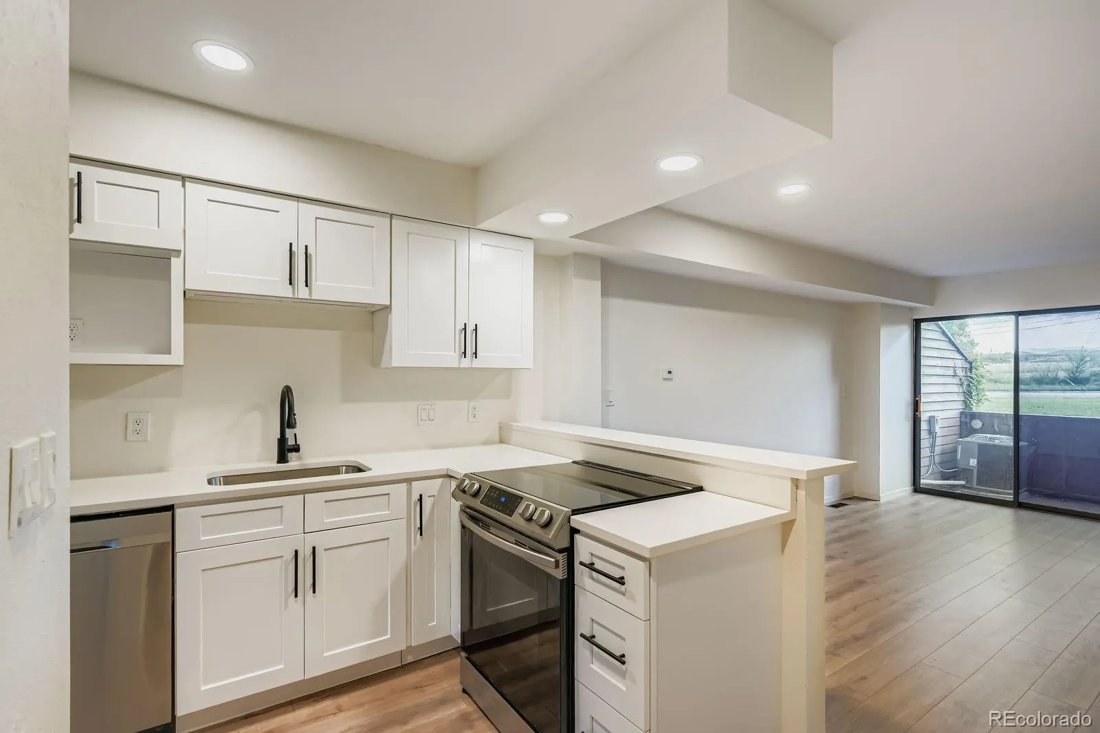 Watersedge Condos Ph 1