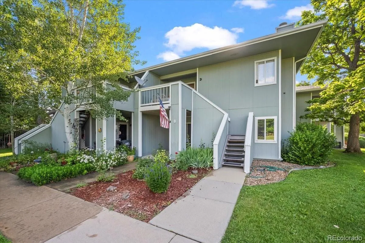 Village Gate Condos 1st Supp