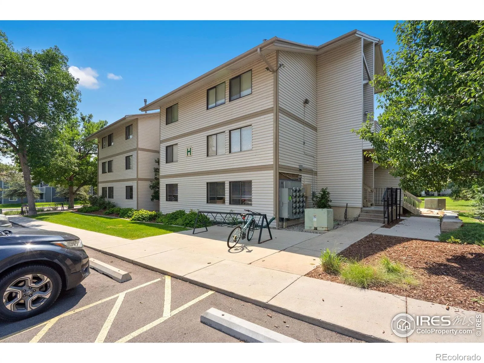 Heatheridge Lakes Condo
