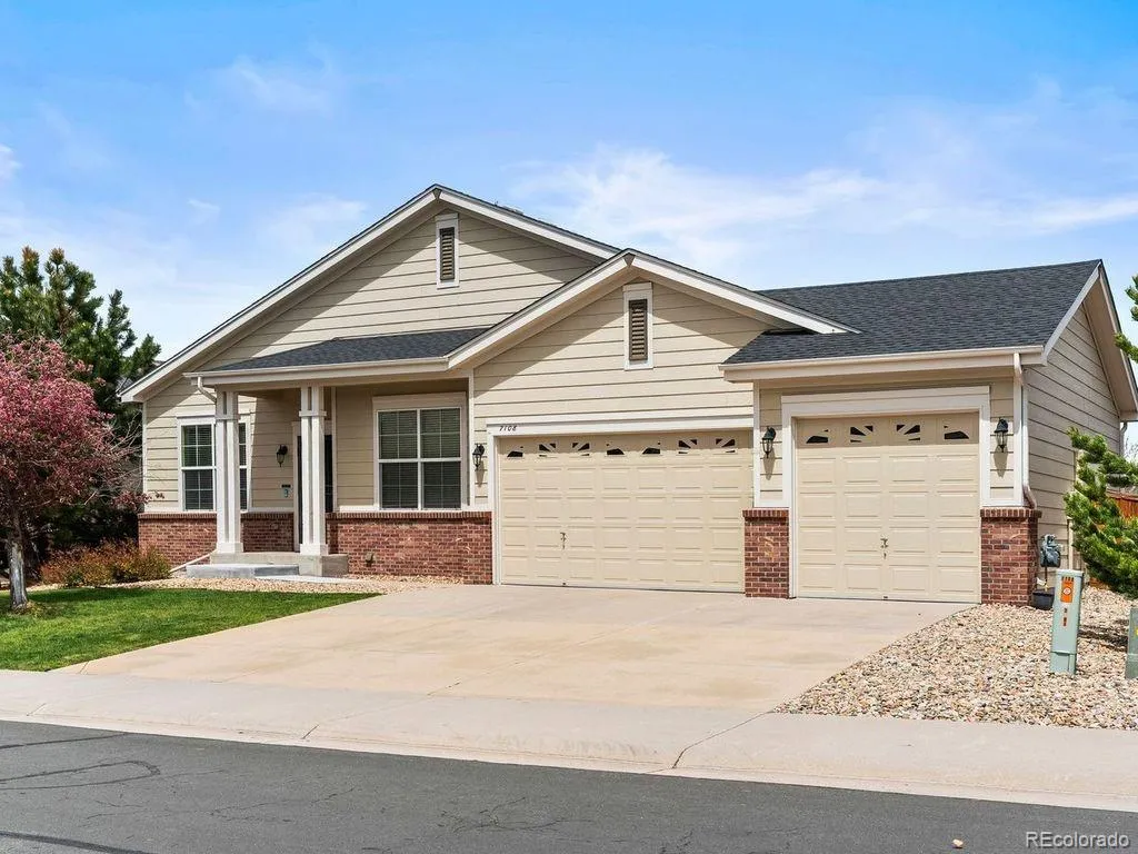 Sapphire Pointe
