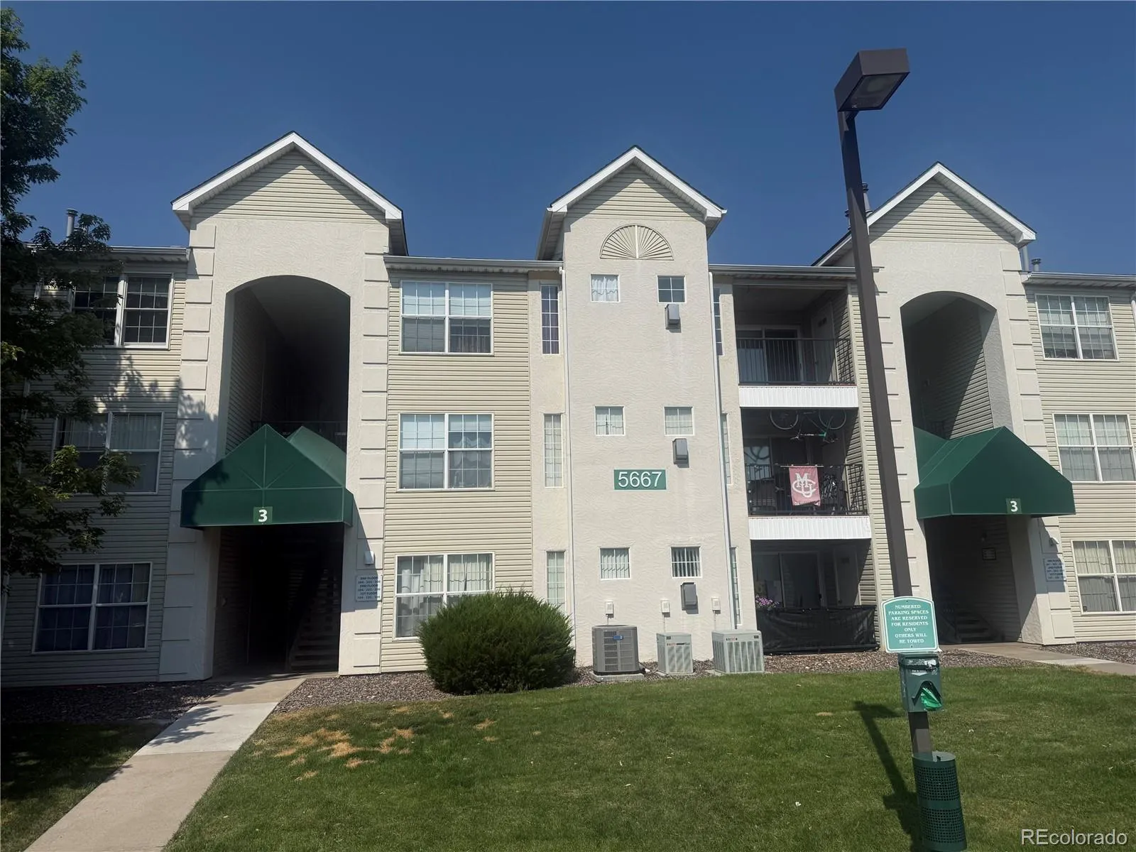 CAMBRIDGE IN THE FOOTHILLS CONDOS
