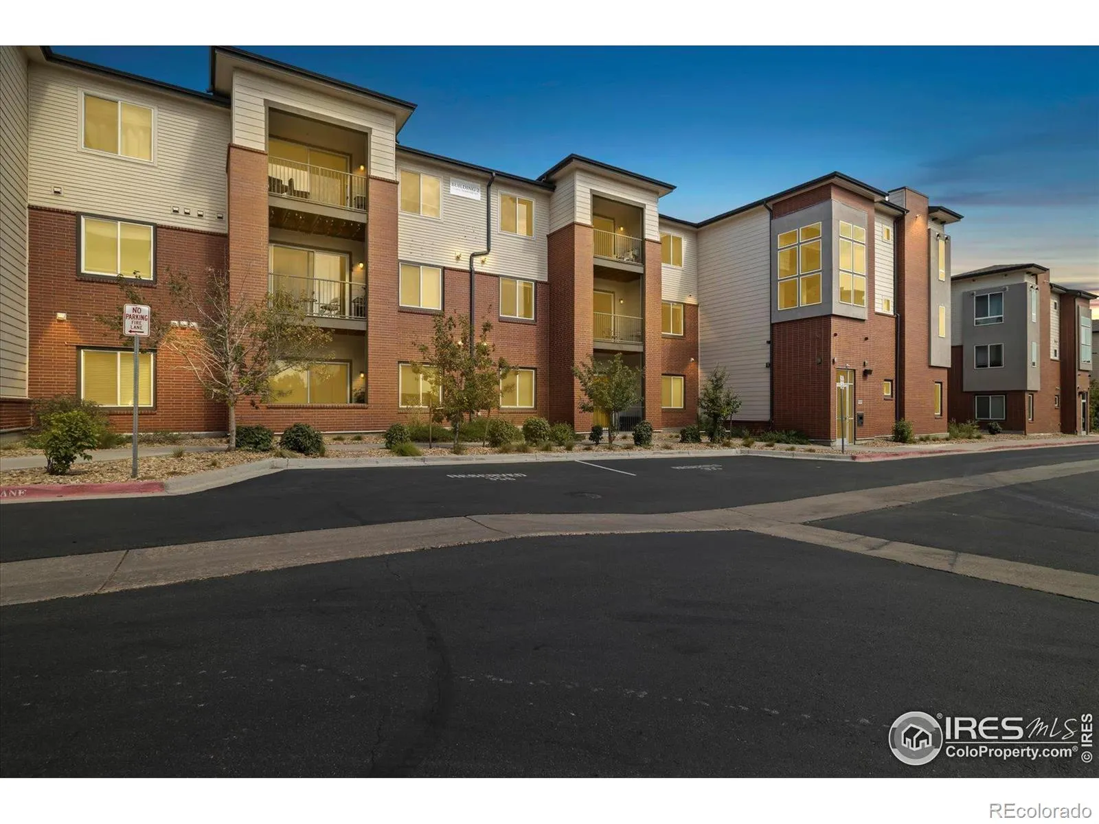 Liv City Center Condo Bldg 2