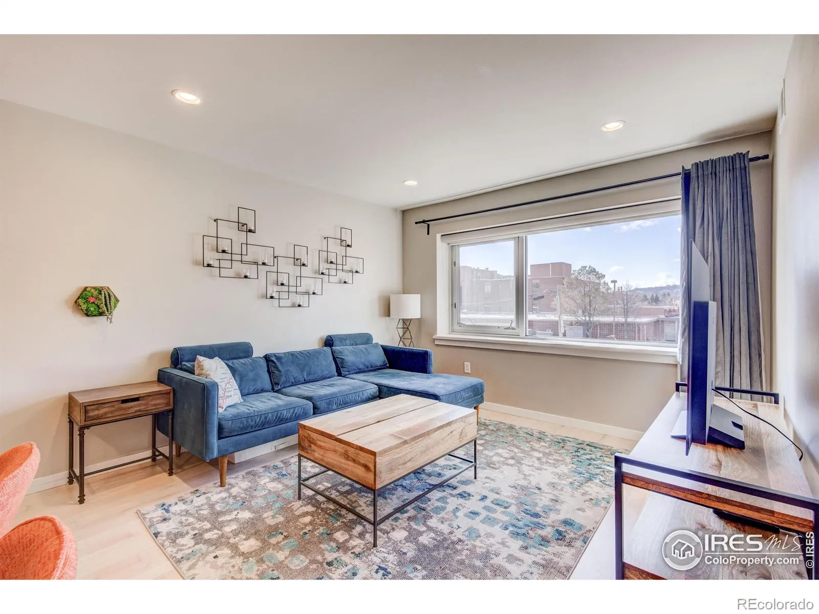 1201 Balsam Condos 3rd