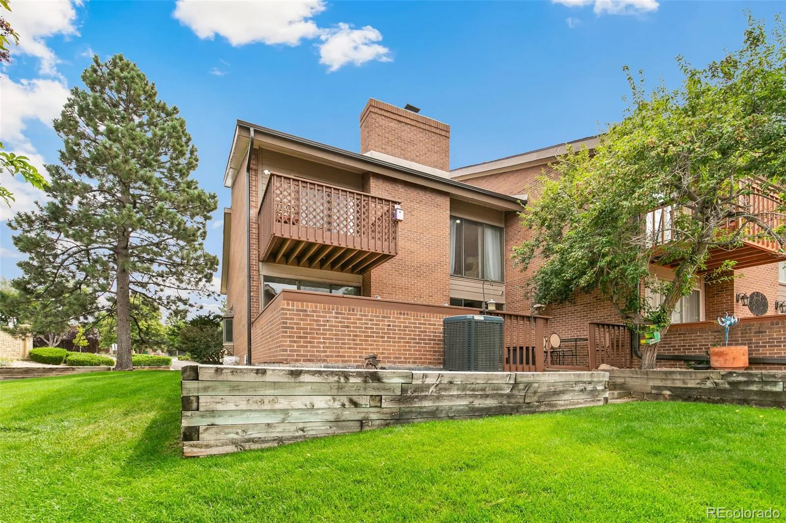 MEADOW HILLS COUNTRY CLUB