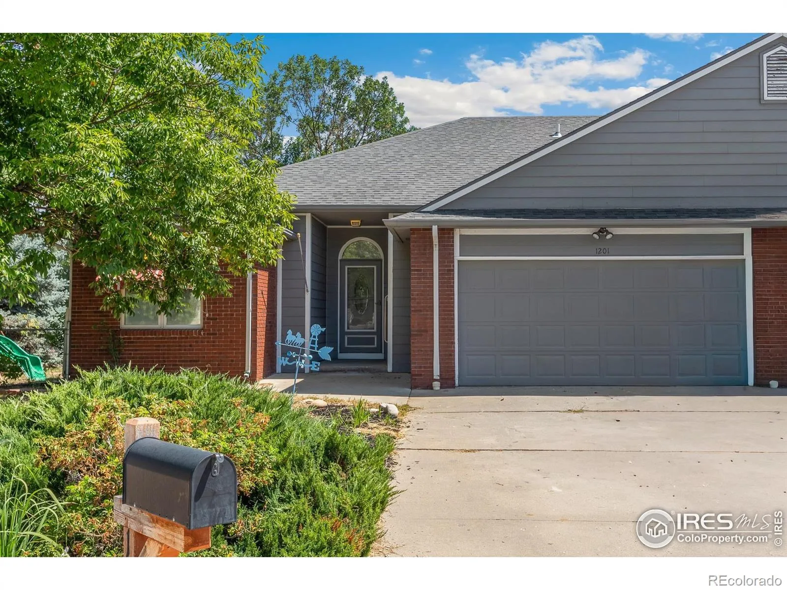 Sharlyn Place Twnhms