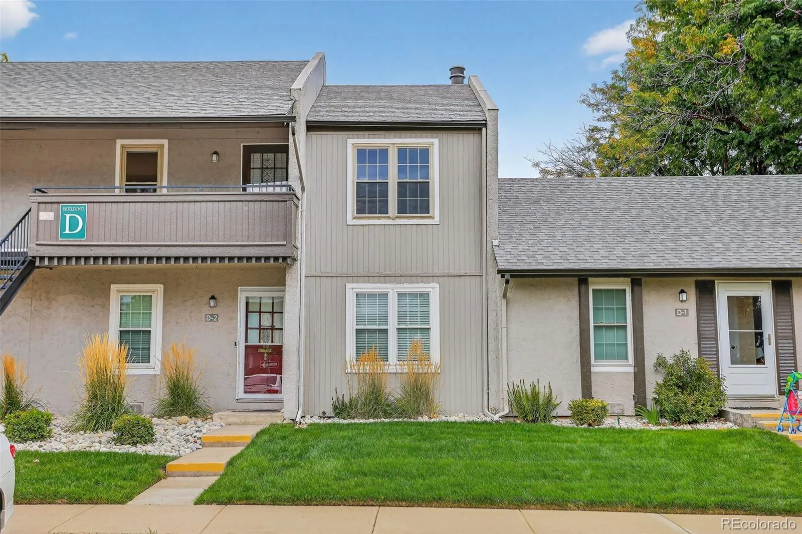 The Glen Oaks Condos