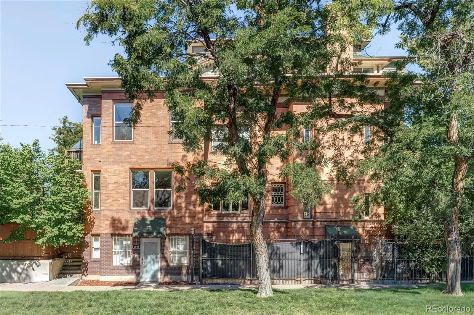 South Div Of Capitol Hill