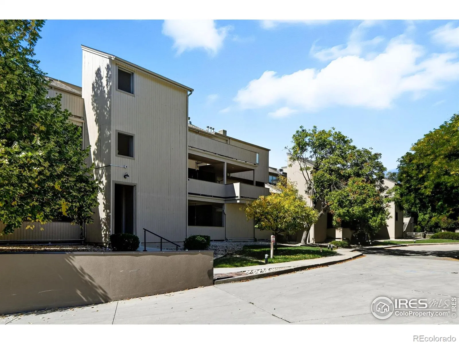 Kalmia Court Condos 1st Amd