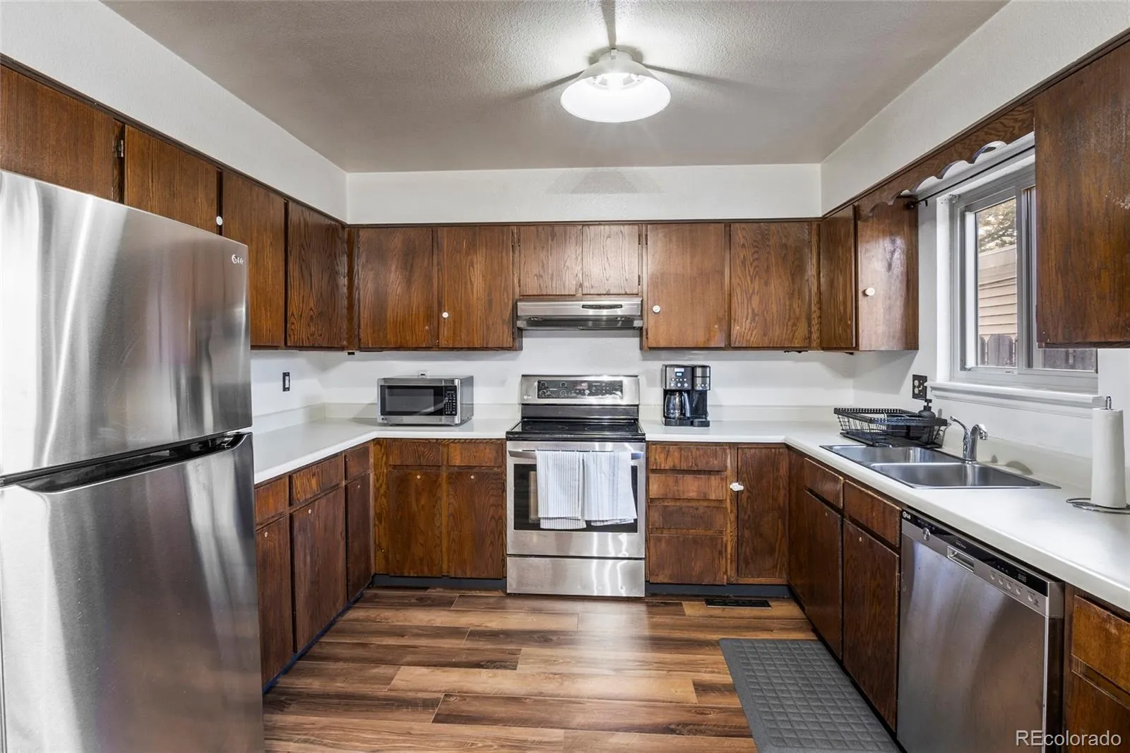 HALLCRAFTS VILLAGE EAST