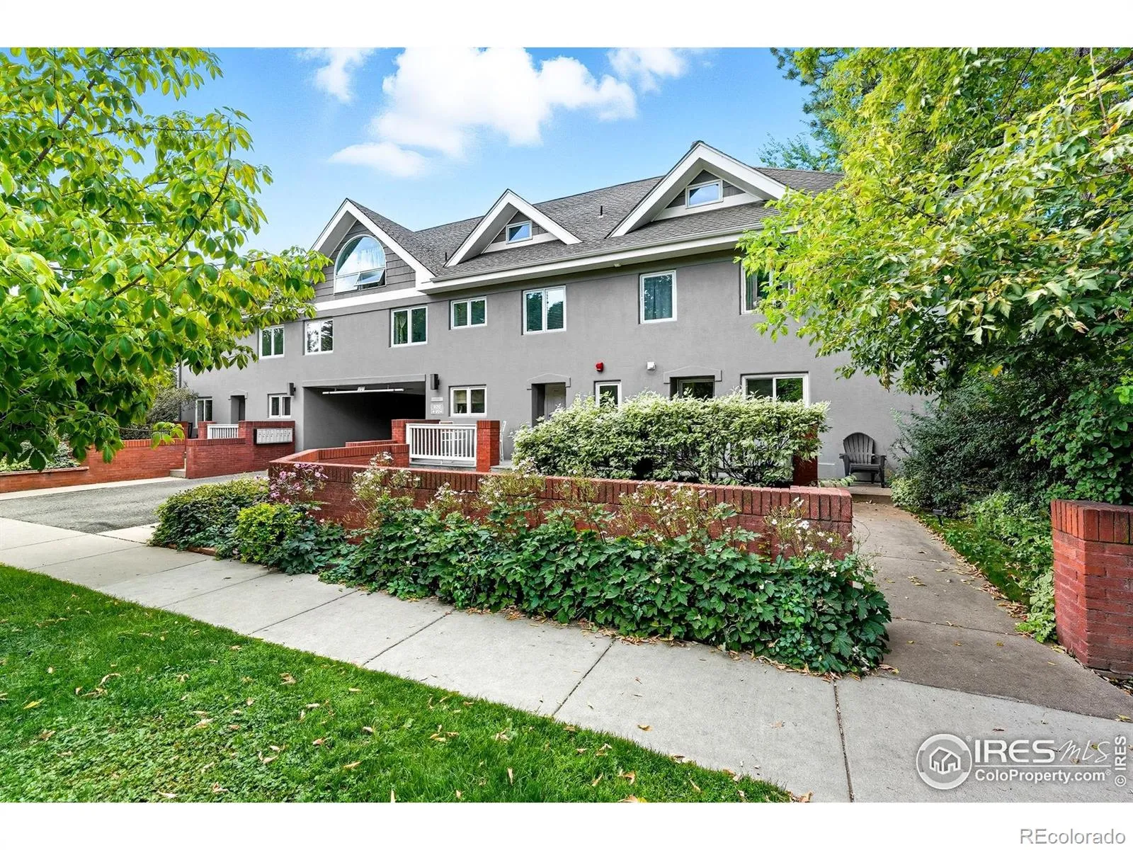 620 Pearl Residences