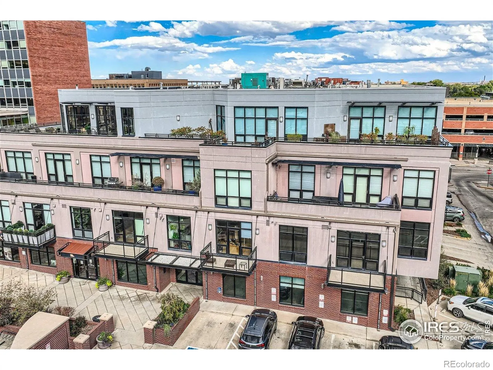 1360 Walnut Condos