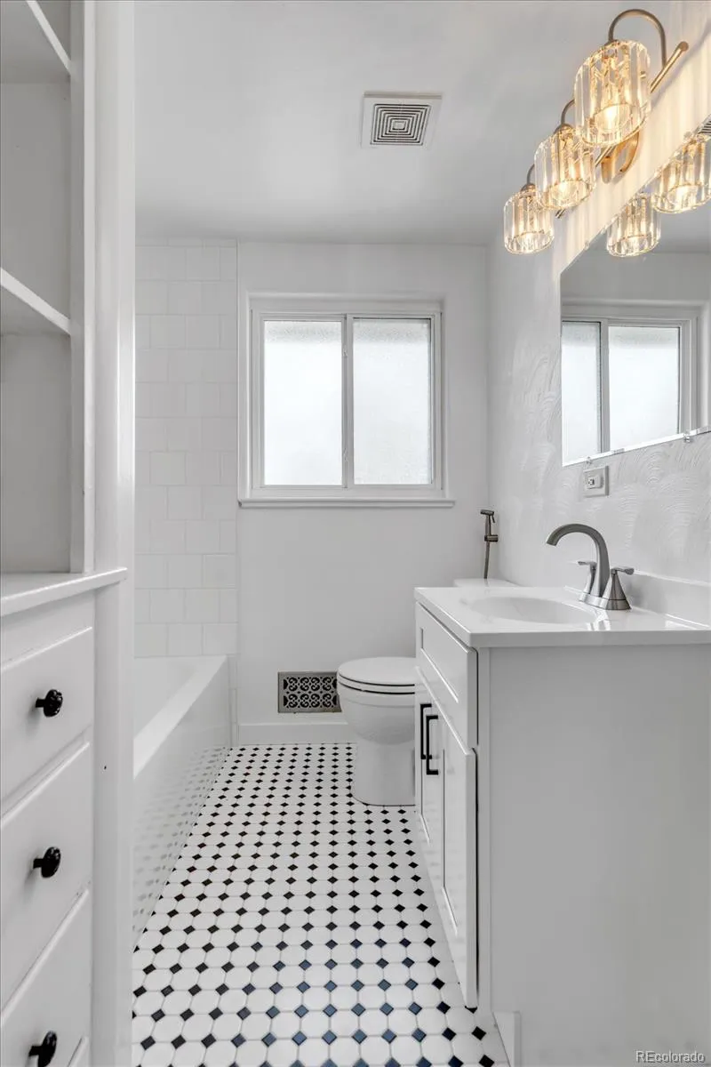 Jacksons Broadway Heights