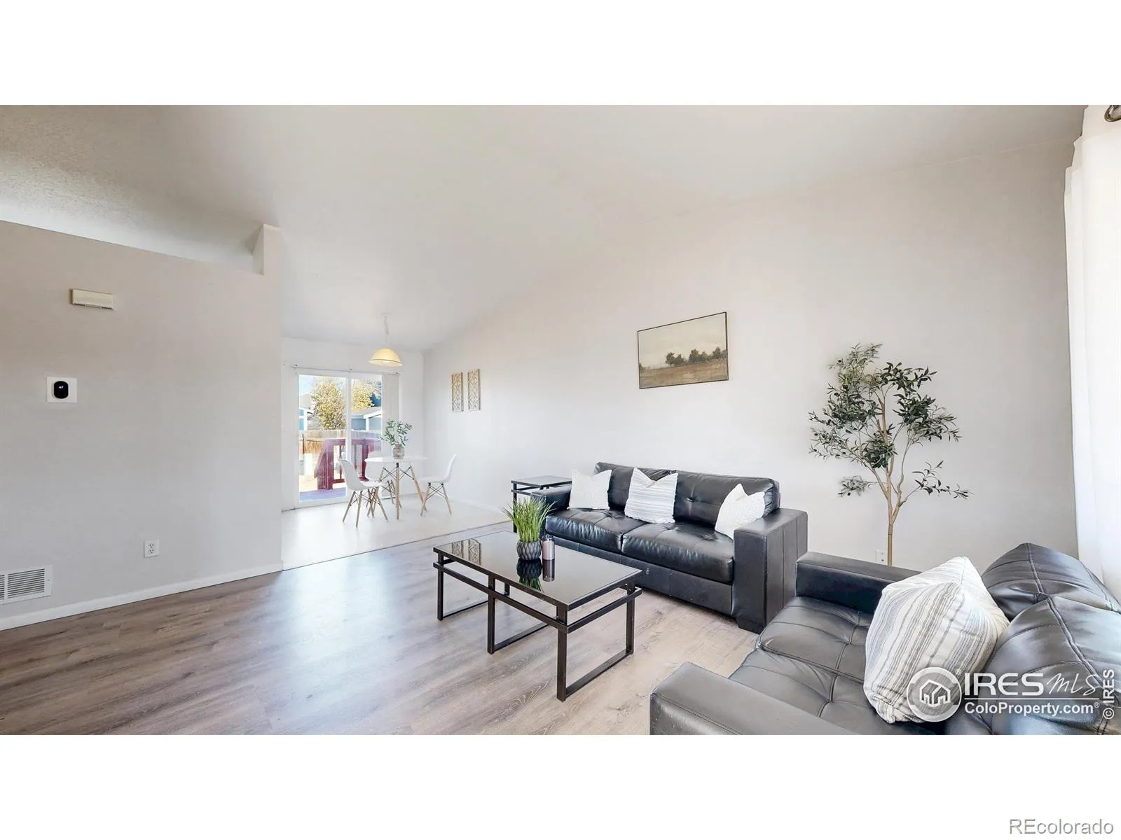 East Meadows Sub 1st Fg