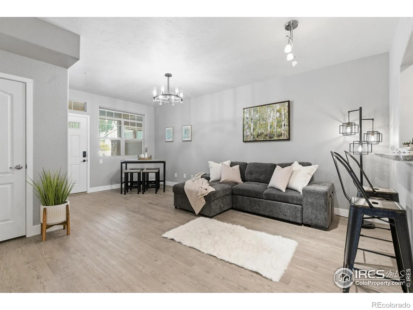 Wellington Village Condos Ph 3 Wel