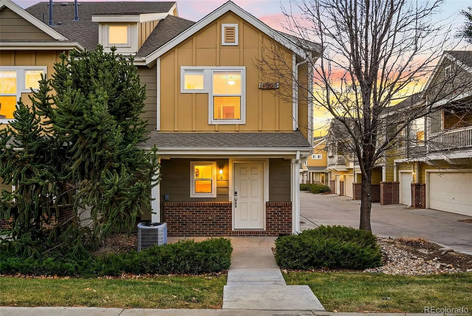 Villas At River Oaks Condo