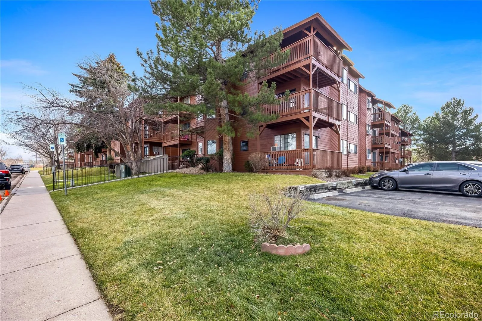 Heritage Park Condominiums