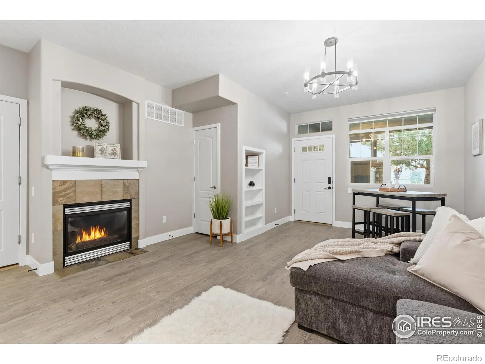 Wellington Village Condos Ph 3 Wel