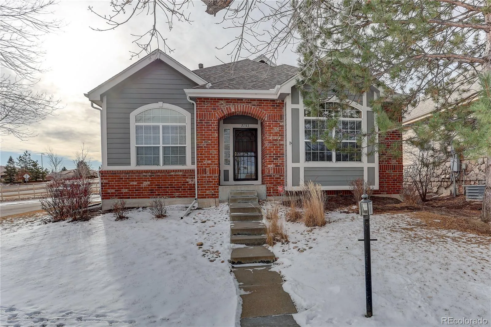Saddle Rock East