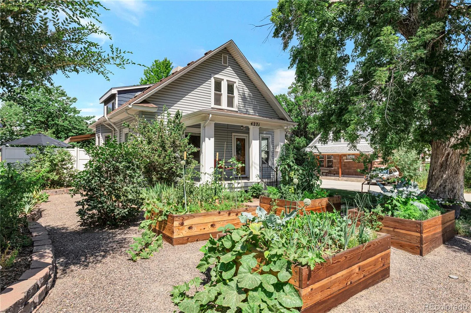 Jacksons Broadway Heights