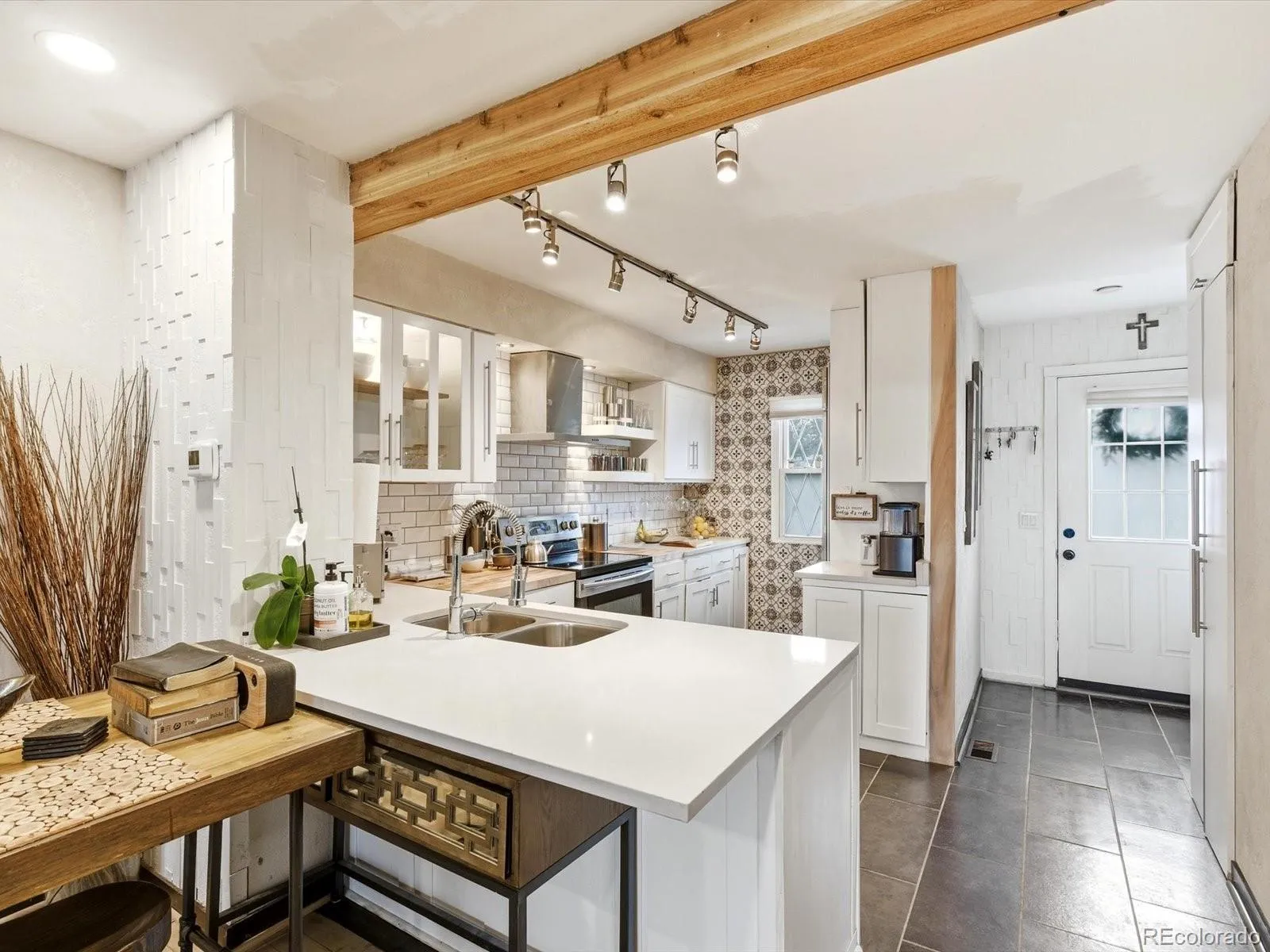 Sunstone Sub 1st Flg