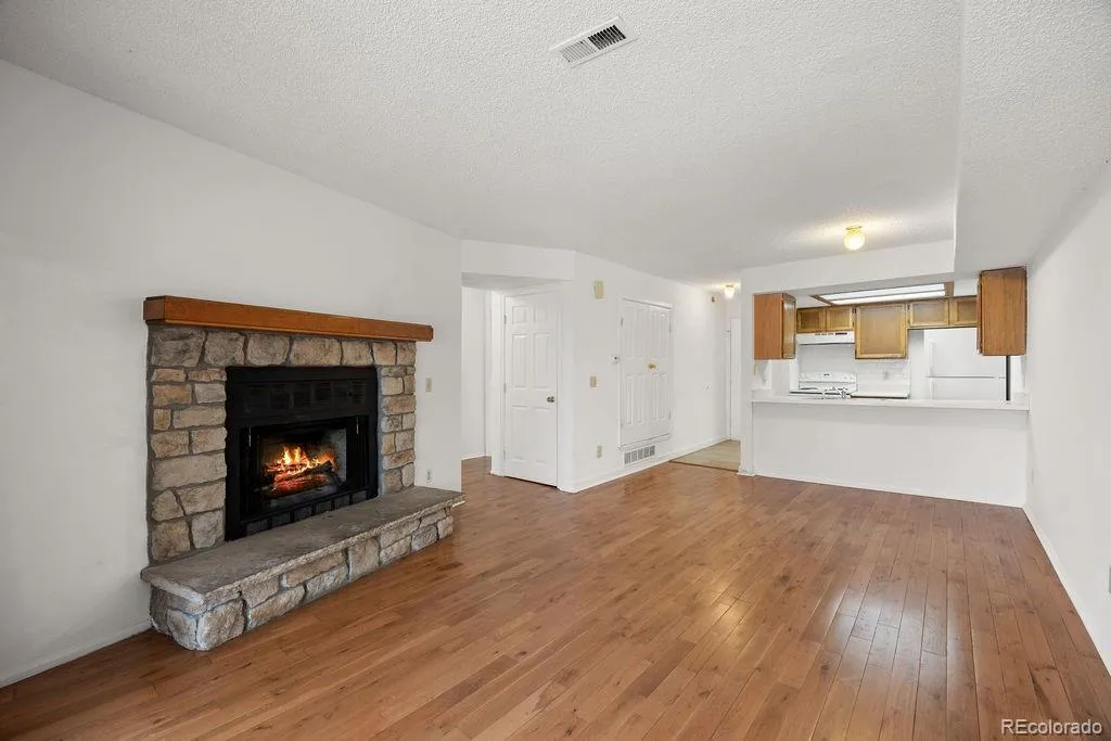 Am-Con Condos Ph I & II