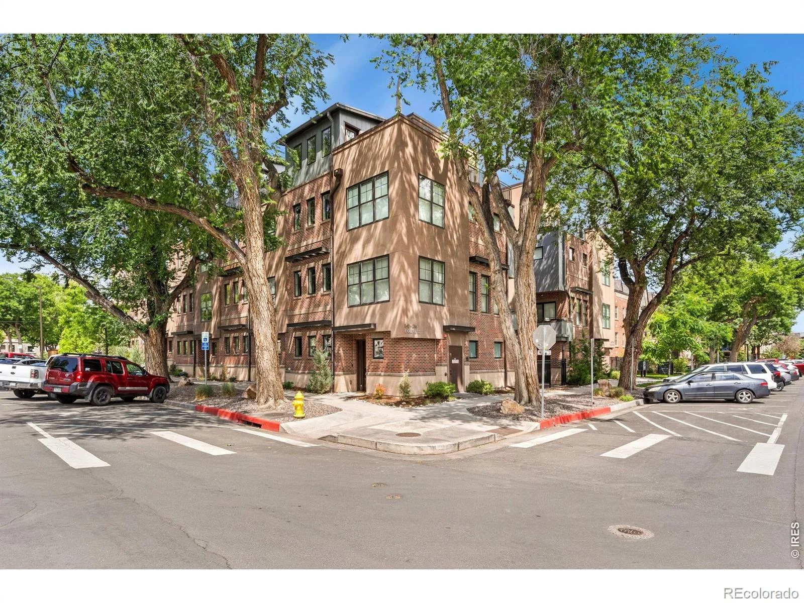 Townhomes At Library Park