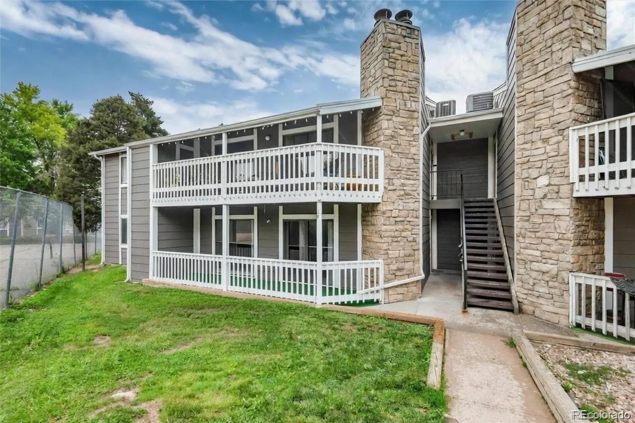 Robinwood Condos