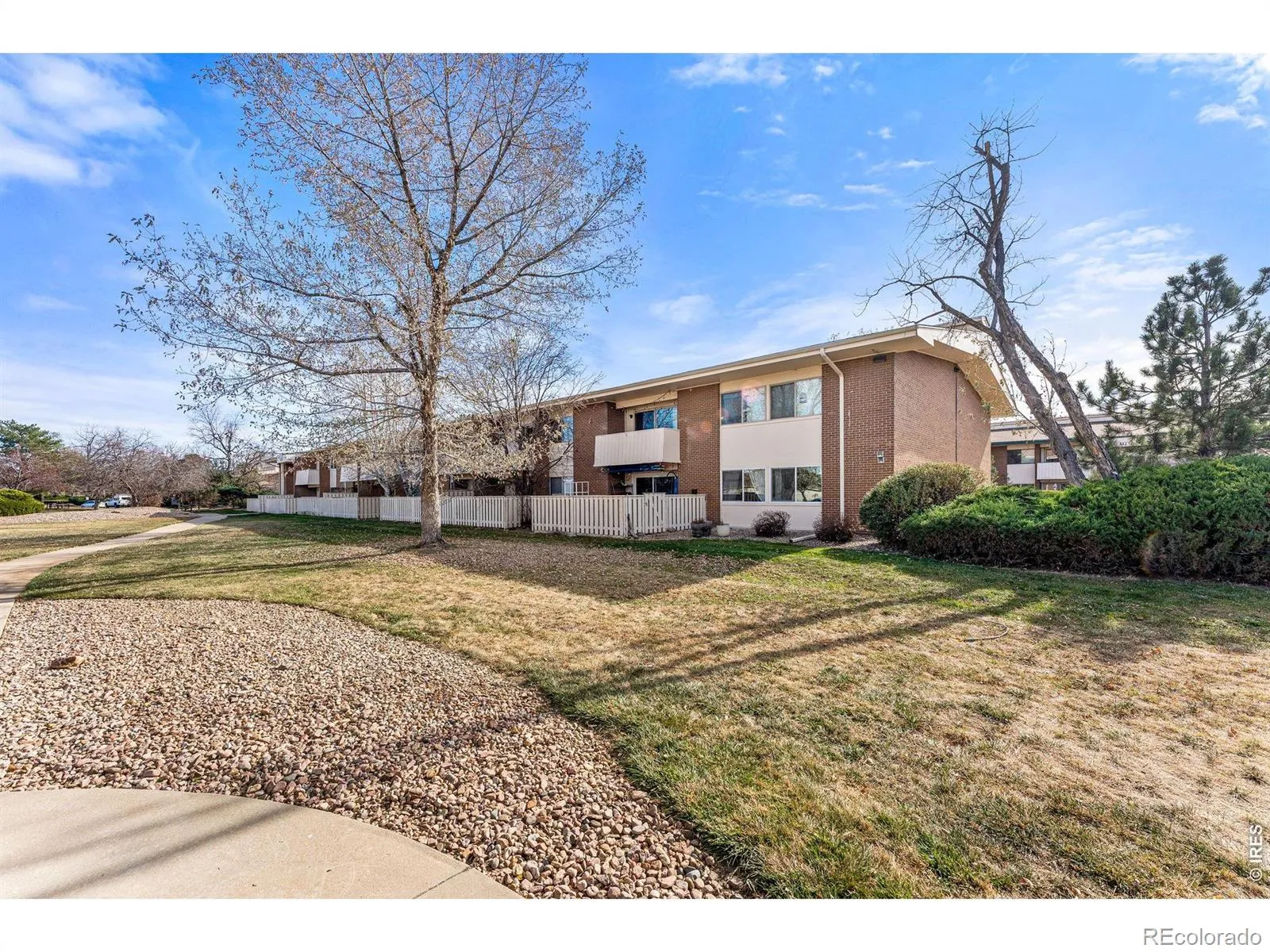 Stonegate Twnhms Condos Ph 1