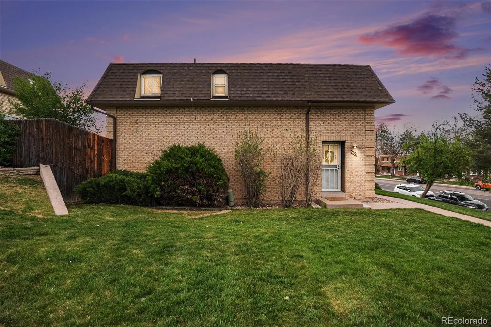 Chateaux Beaumar Condos