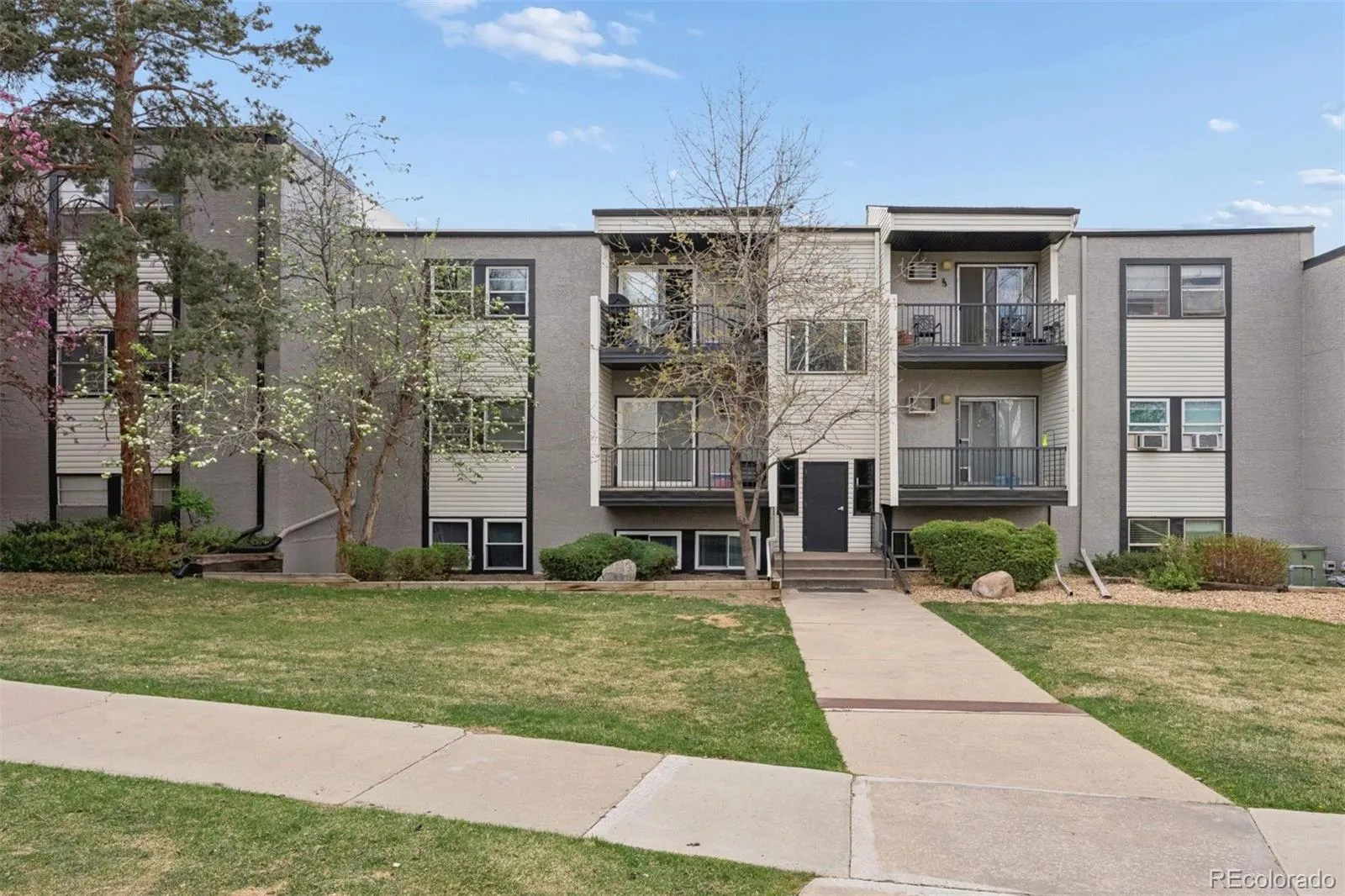 Golden Ridge Condos