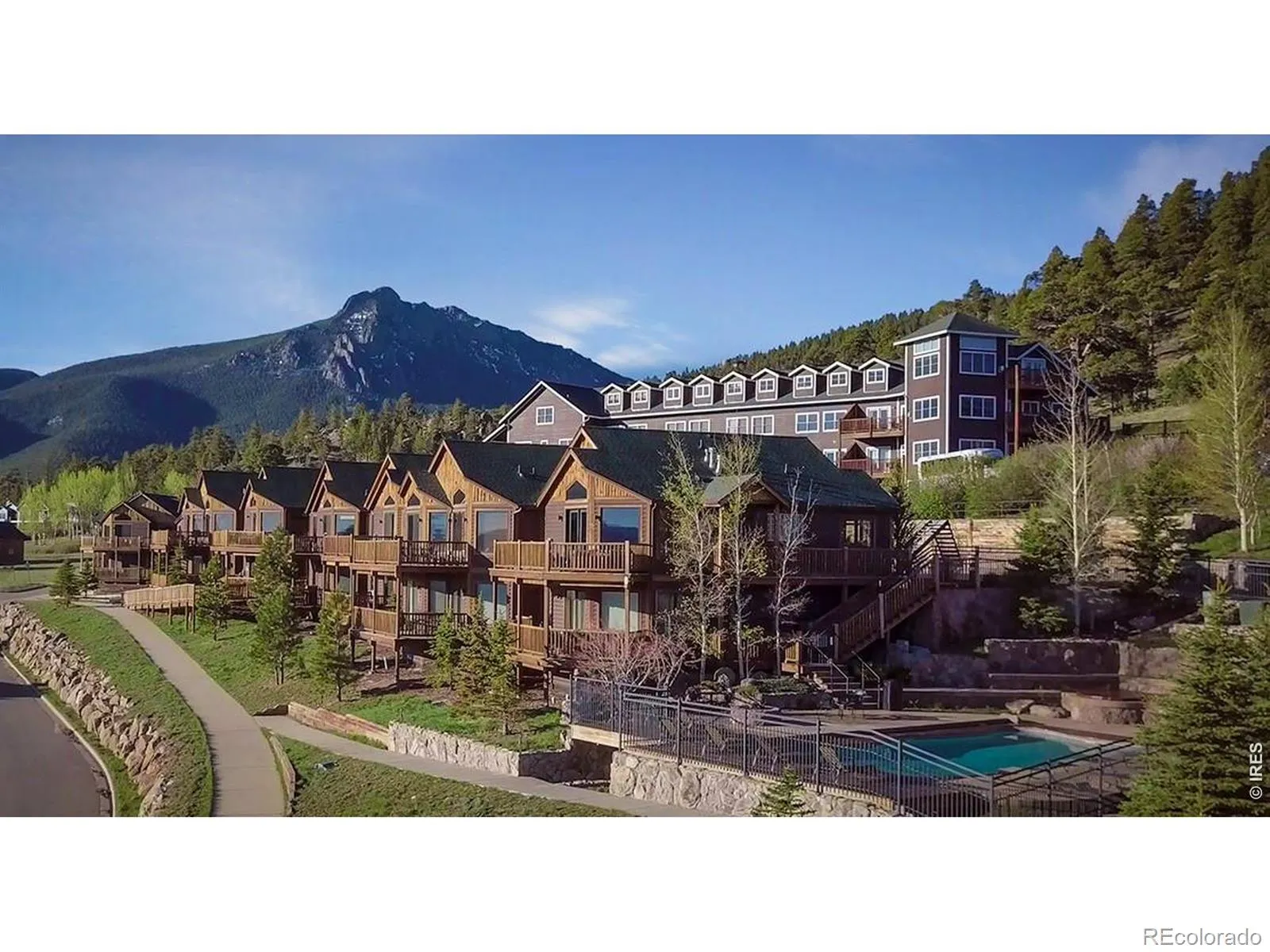 Peaks At Marys Lake Lodge Condos Ep