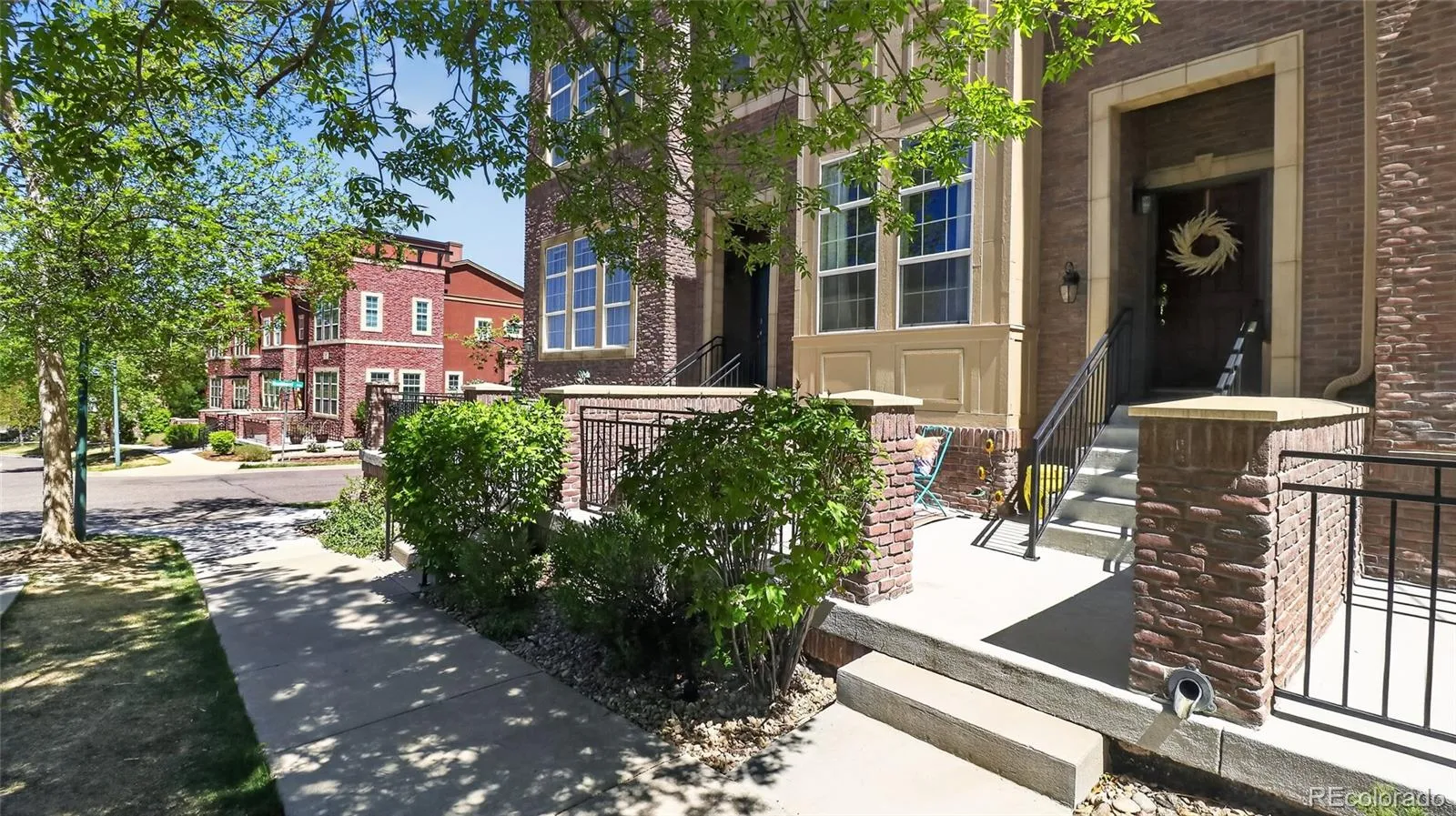 BROWNSTONES AT TOWN CENTER CONDOS