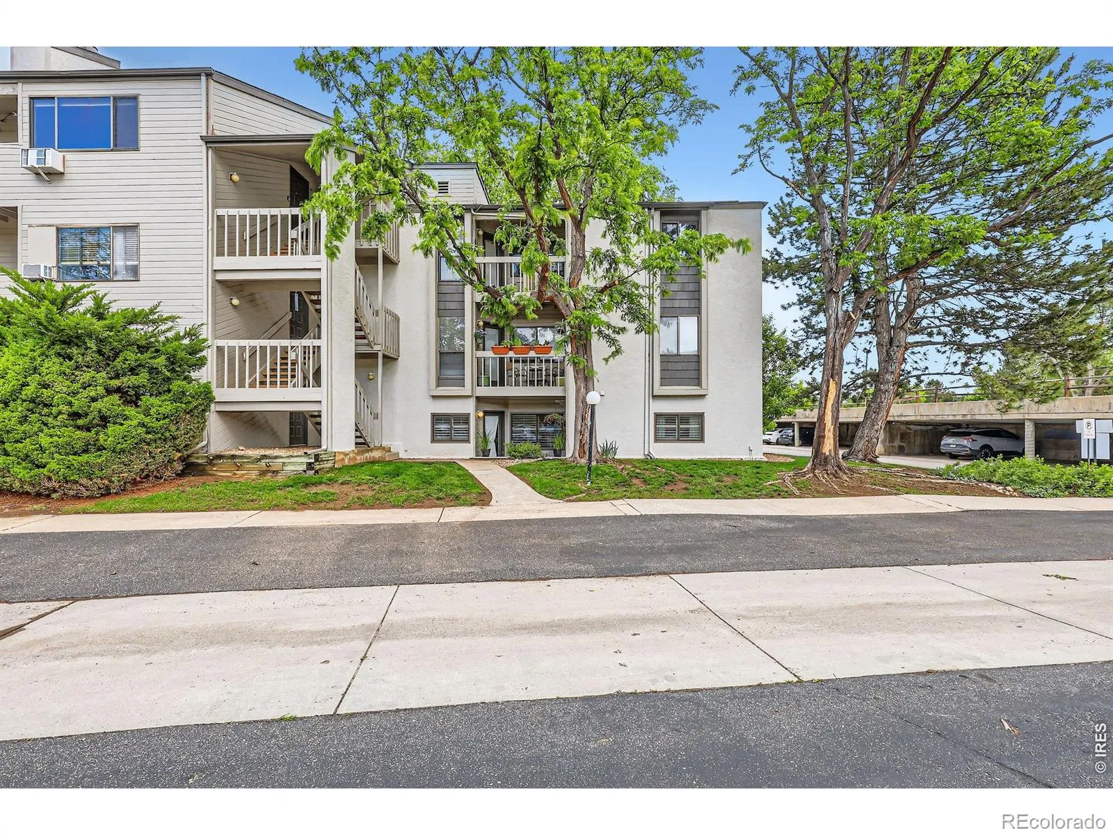 Pendleton Square Condos Ph I