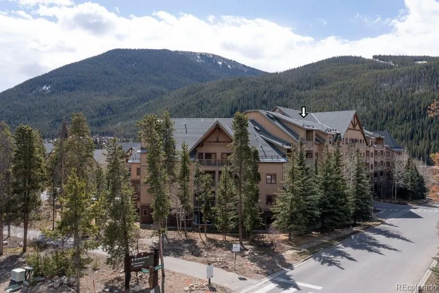 Red Hawk Lodge