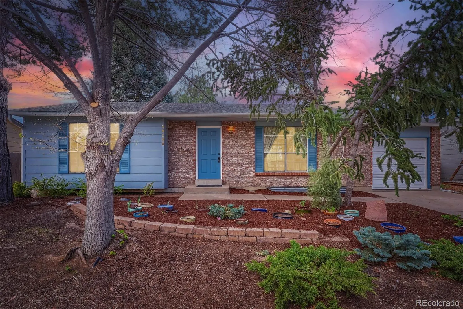 Aurora Knolls