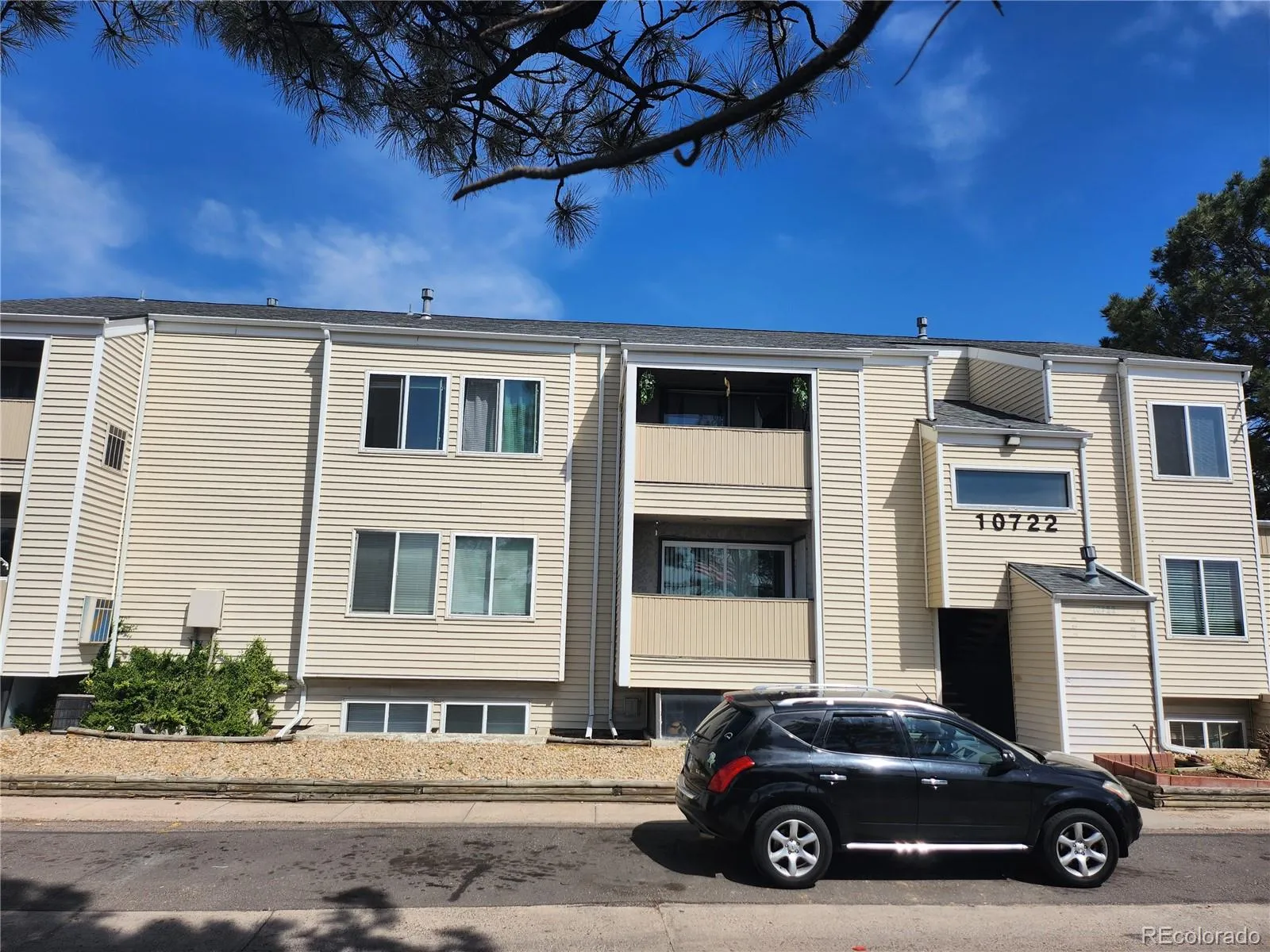High Hollows condominium