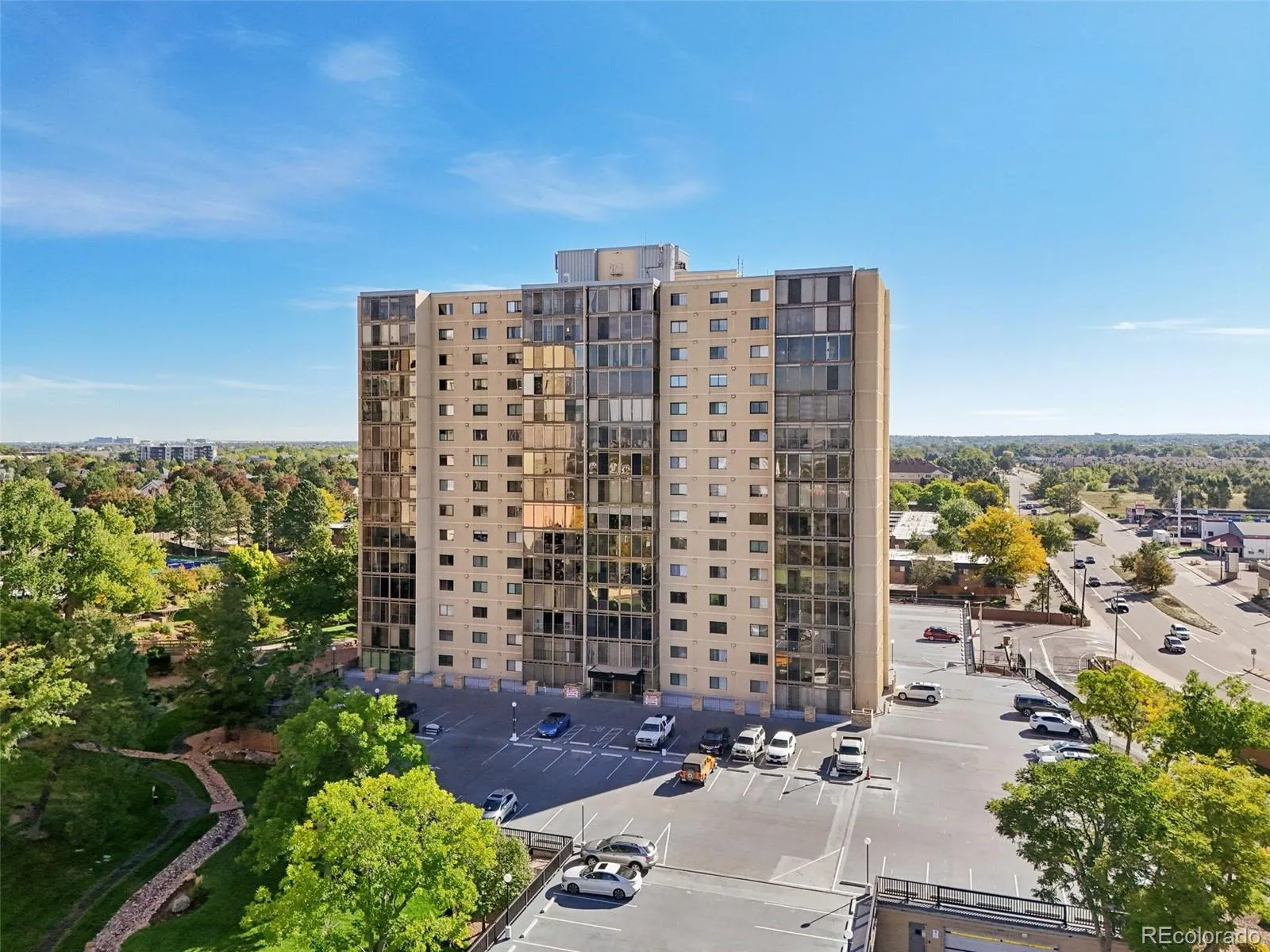 Candlewyck Condo Building