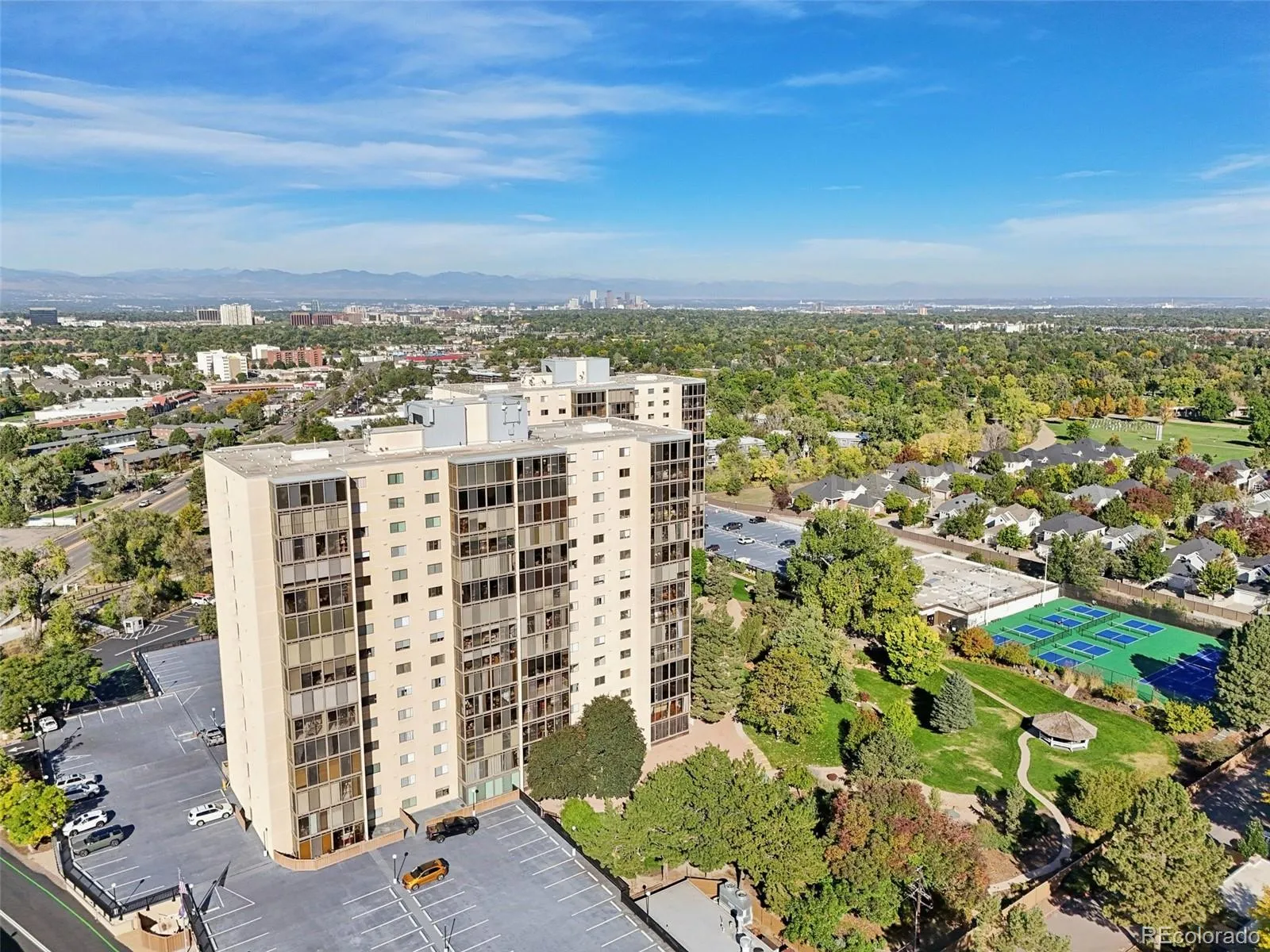 Candlewyck Condo Building