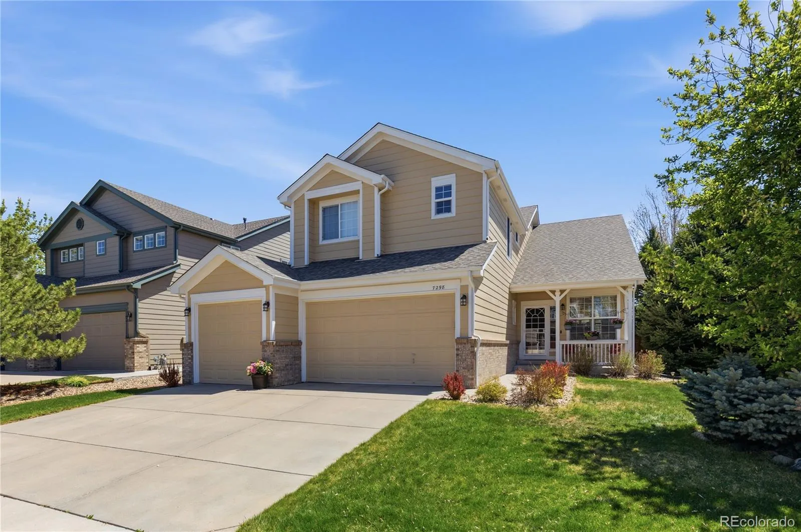 Sapphire Pointe