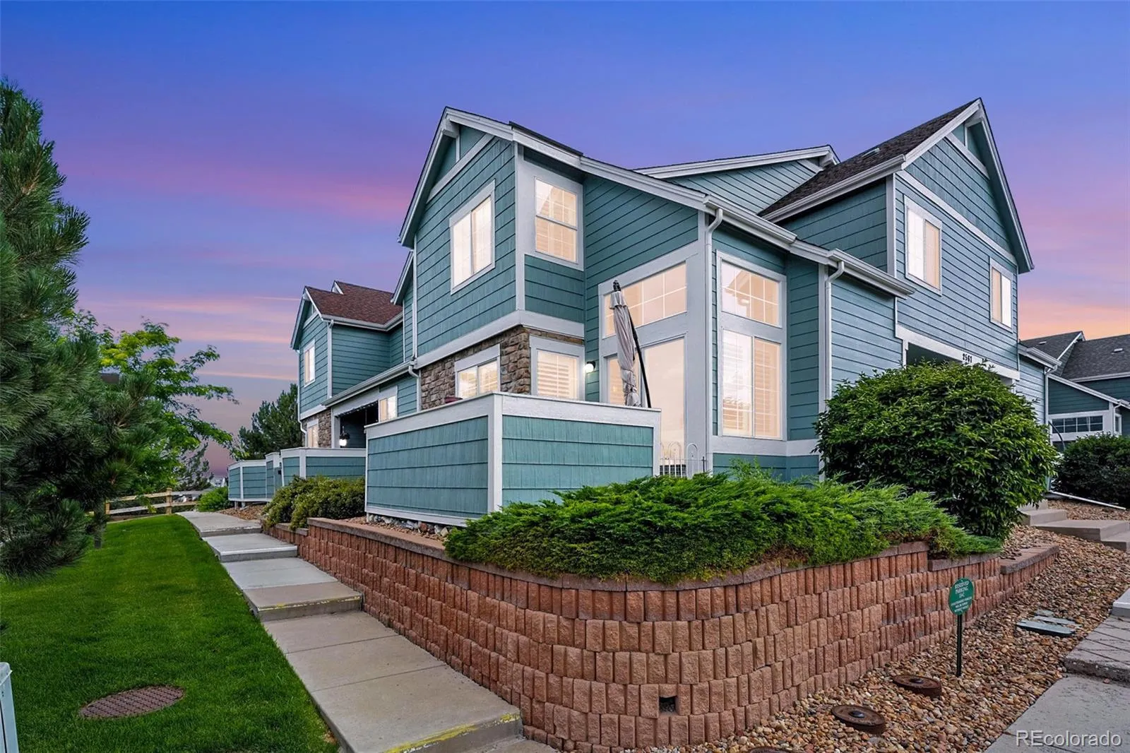 Sapphire Pointe