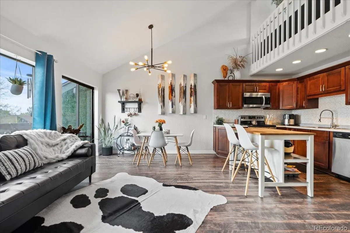 Shadow Hills Condos Ph VI