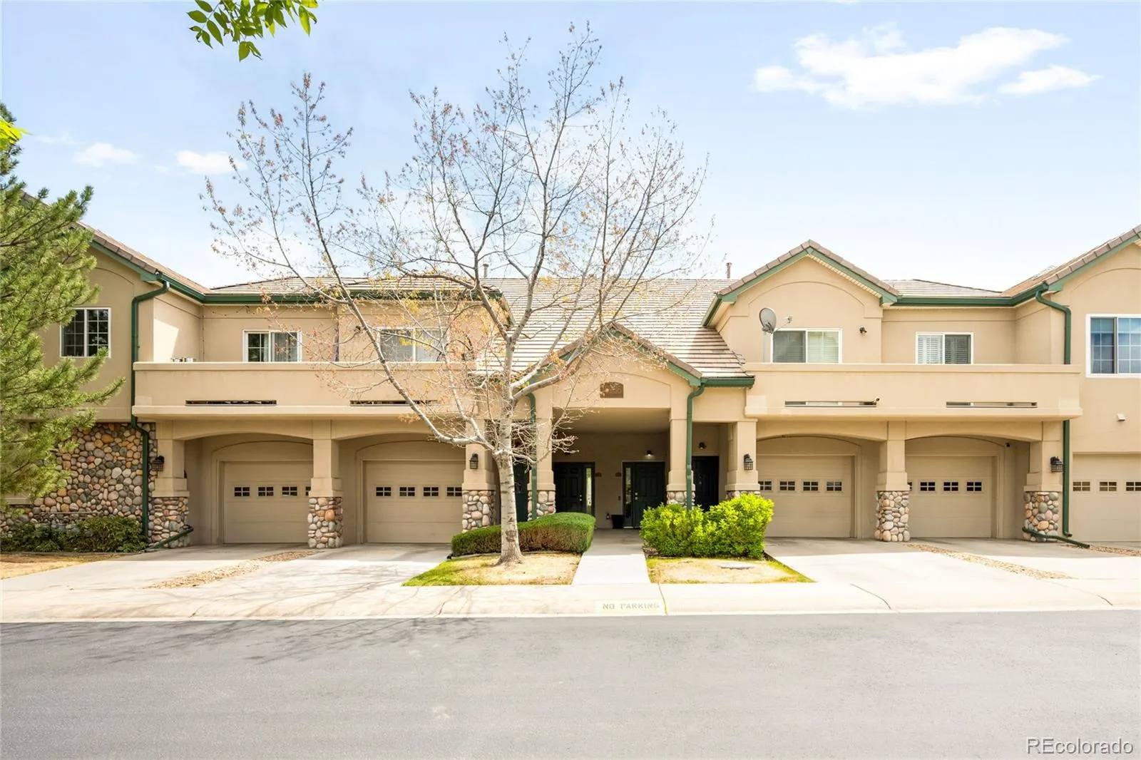 The Flats At Legacy Ridge