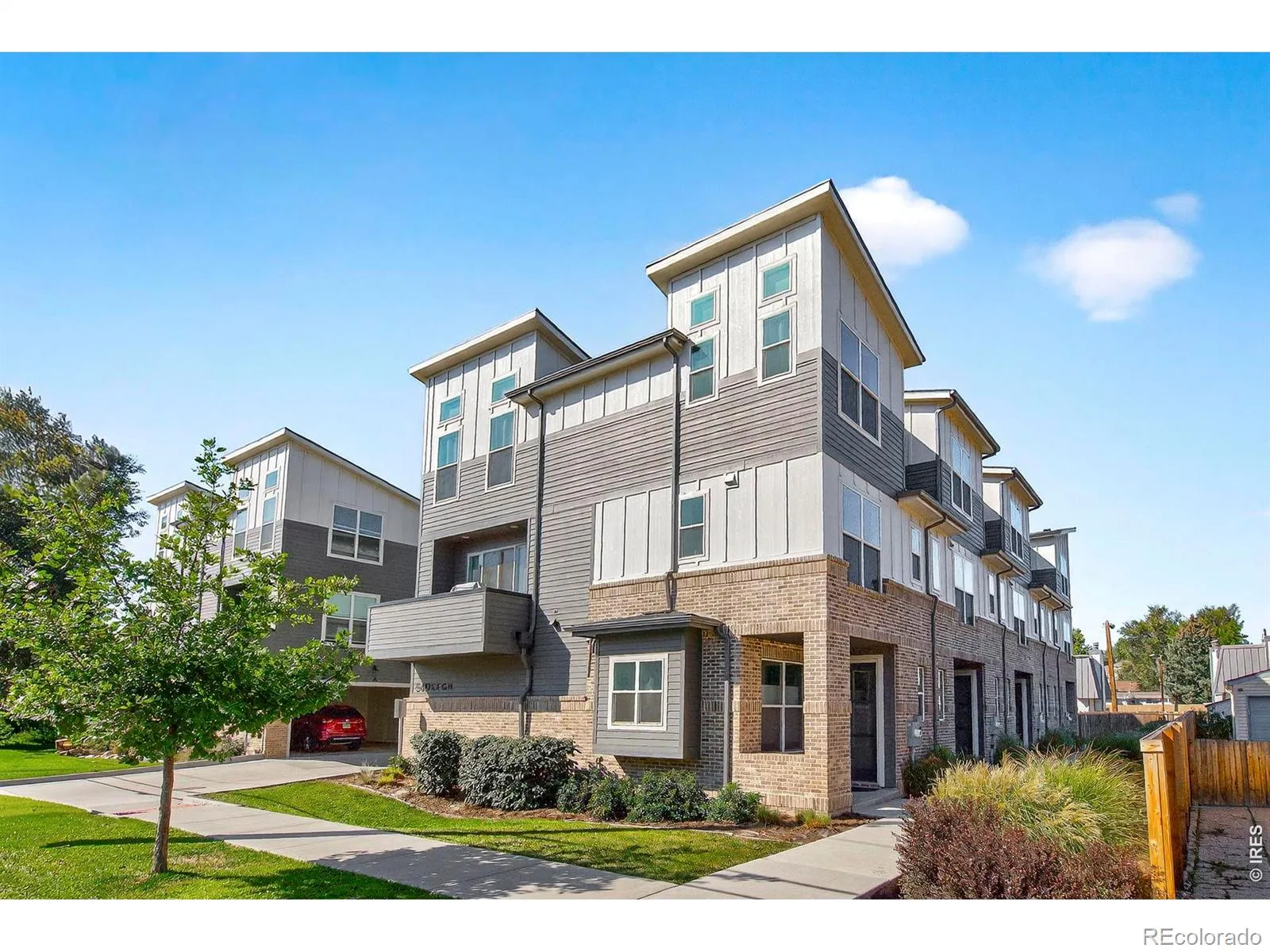 Olde Town Commons Flg 2