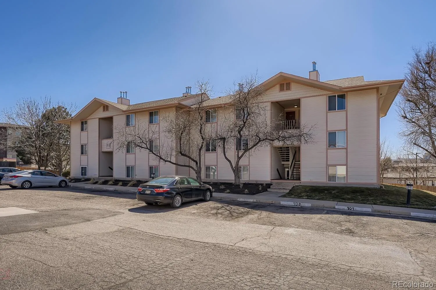 Woodmor Village Condo