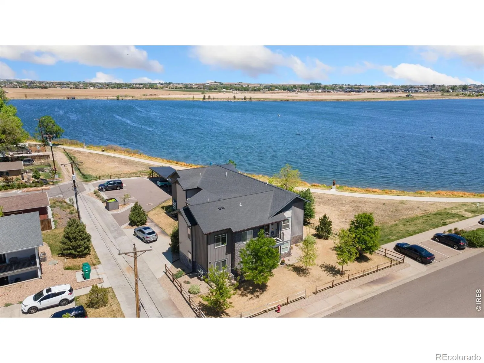 Condos At Windsor Lake