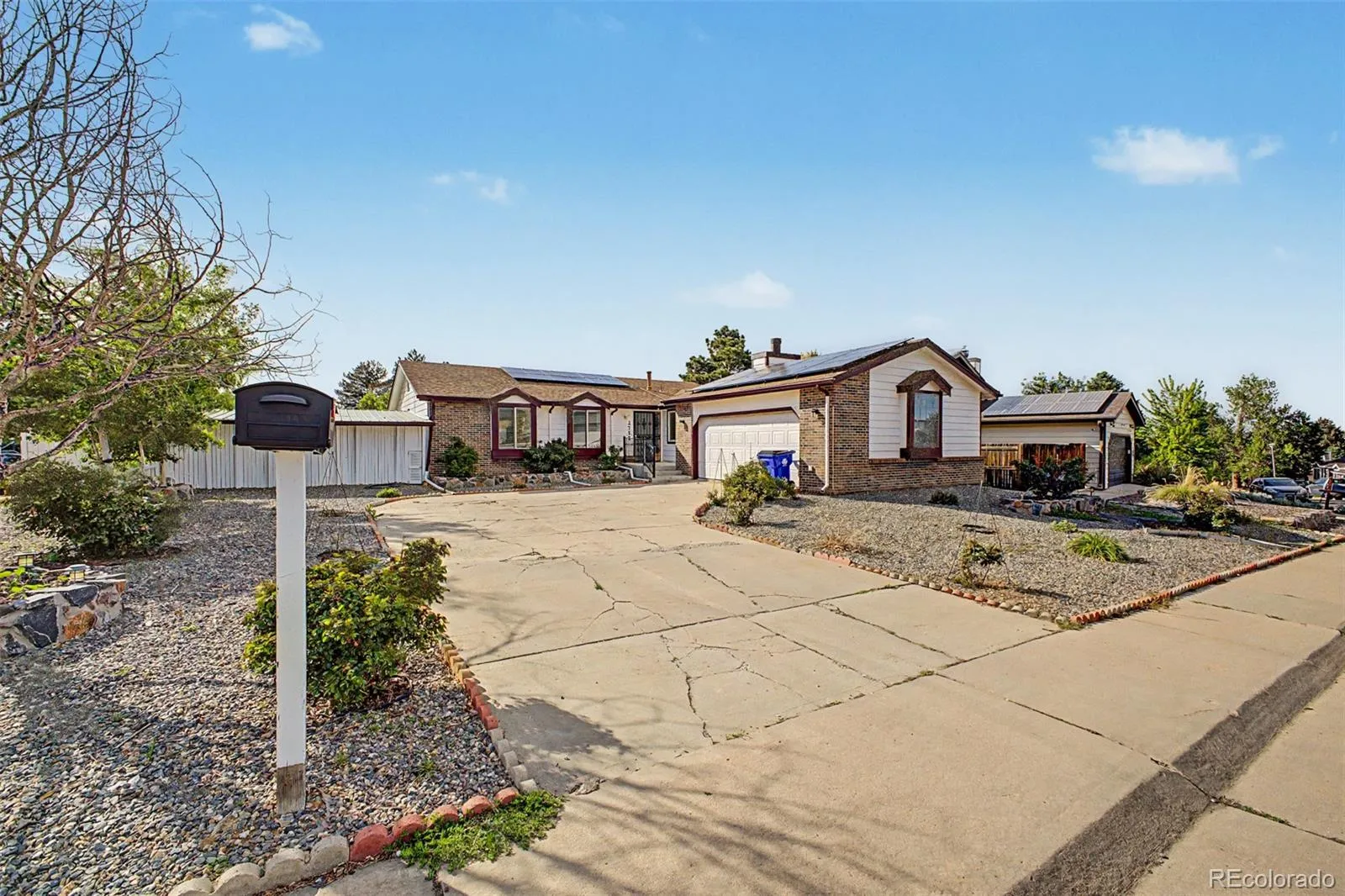 Aurora Knolls