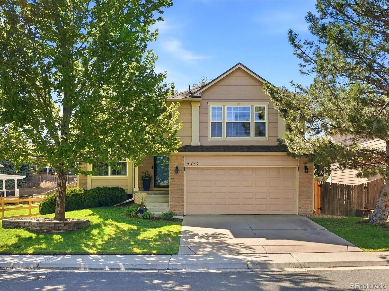 Saddle Rock Ridge
