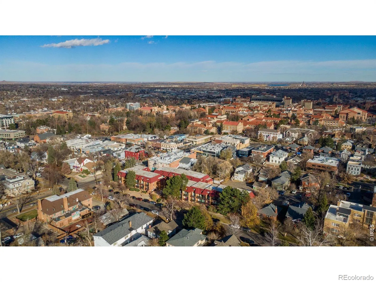 College Twnhs Condos