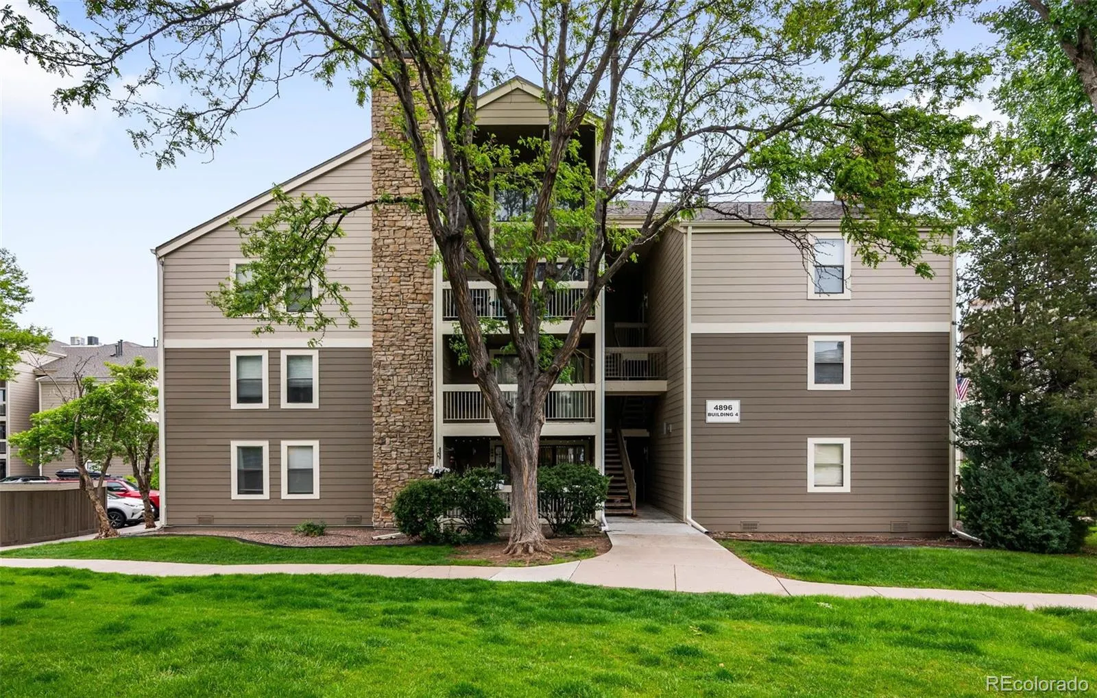 Appletree West
