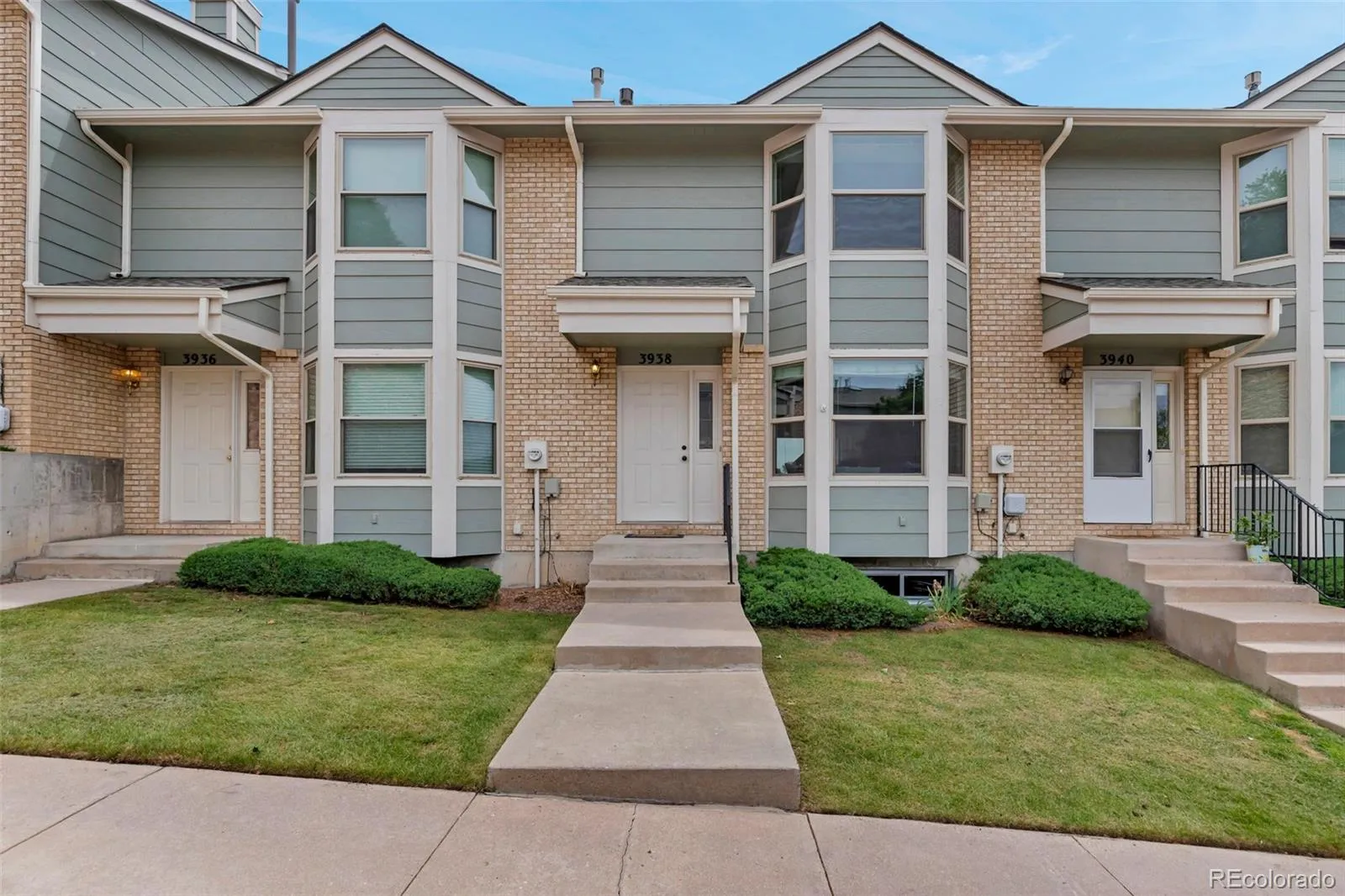 Smoke Tree Townhomes at Briargate